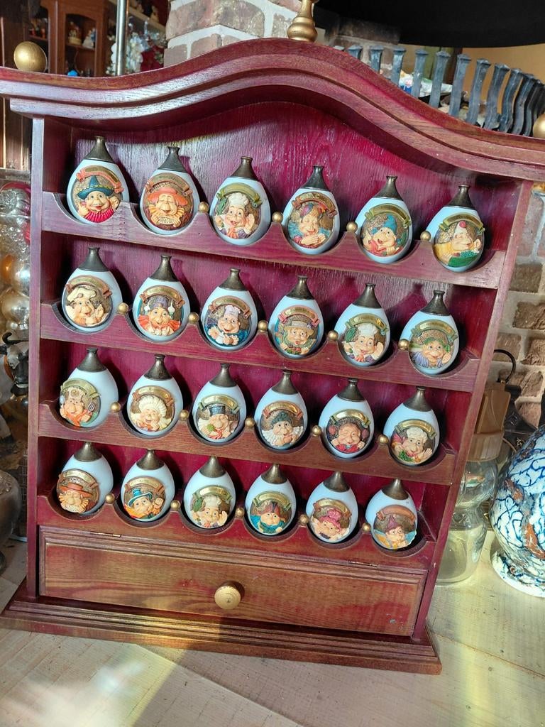 Vintage Kruidenrek met Porseleinen Potjes, Ophalen, Zo goed als nieuw, Beeldje of Poppetje