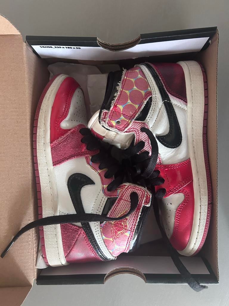 Jordan 1 Retro High Spider-Man Maat 31, Kinderen en Baby's, Ophalen of Verzenden, Zo goed als nieuw, Jongen of Meisje, Sportschoenen