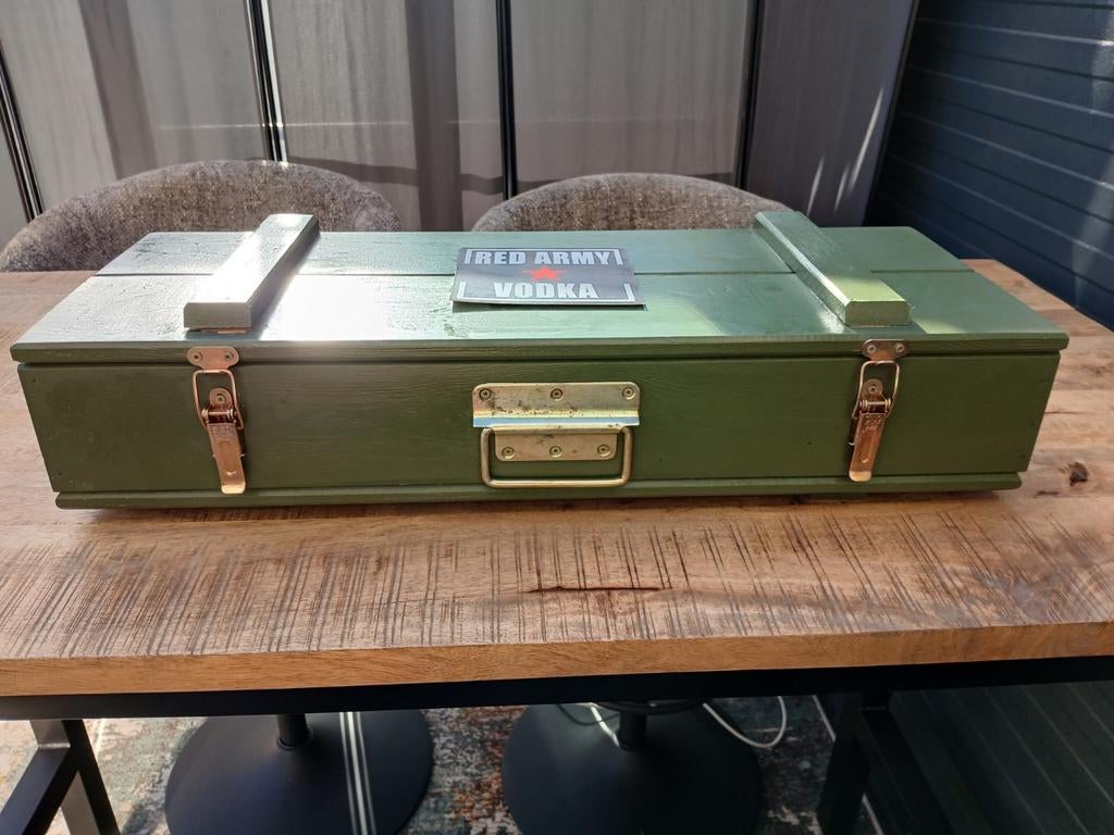 Vodka Giftset Red Army in houten kist, Verzamelen, Ophalen of Verzenden, Gebruikt