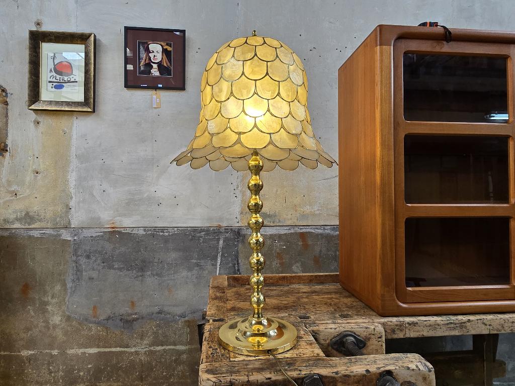 XL Jaren 70 Design Tafel Lamp Capiz Schelpen Parelmoer Goud, Huis en Inrichting, Lampen | Tafellampen, Gebruikt, Overige materialen
