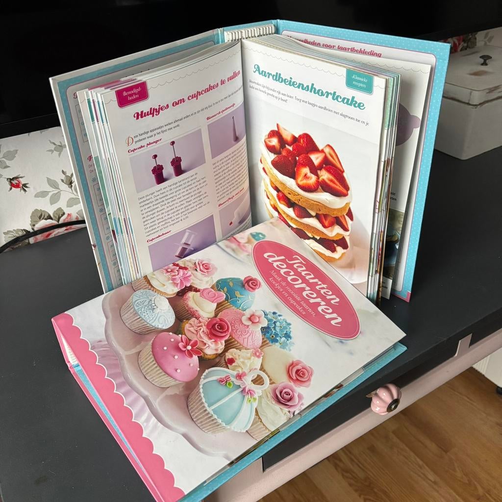 Taarten decoreren, Ophalen, Zo goed als nieuw, Taarten of Cupcakes, Boek of Tijdschrift