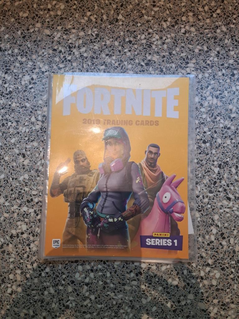 Fortnite 2019 trading cards en map, Ophalen of Verzenden, Zo goed als nieuw