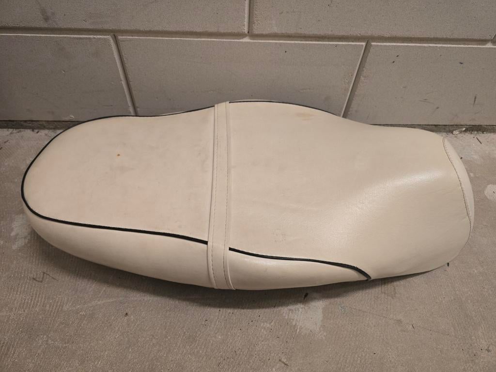 Originele Berini Zadelset 2018 - Scooter Zadel, Fietsen en Brommers, Brommeronderdelen | Scooters, Ophalen of Verzenden