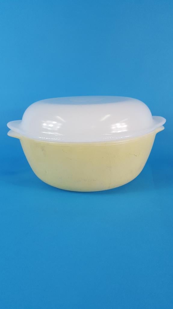 Arcopal pasteltint gele ovenschaal, schaal met deksel. 7C6, Tweedehands verkoop, Tweedehands verkoop, Gebruikt, Ophalen of Verzenden