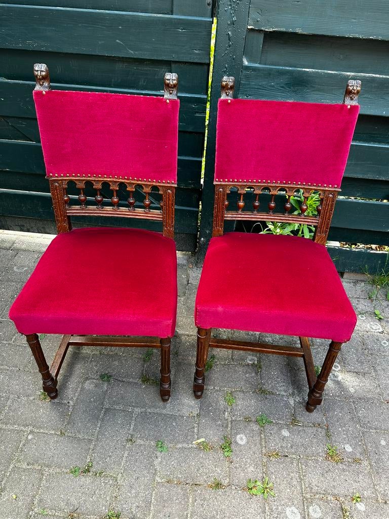 Rode stoelen stoeltjes antiek (?) kasteel, Antiek en Kunst, Antiek | Meubels | Stoelen en Banken, Ophalen