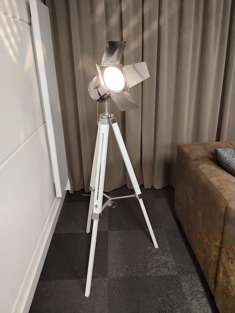 Stijlvolle filmspot vloerlamp, Ophalen, Zo goed als nieuw, Hout, 150 tot 200 cm