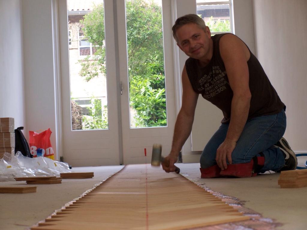 Parketvloeren schuren, parketservice, Regio Miodden-Holland, Garantie, Laminaat of Parket