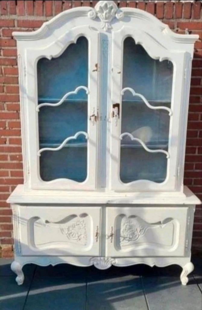 Queen ann vitrinekast, Ophalen