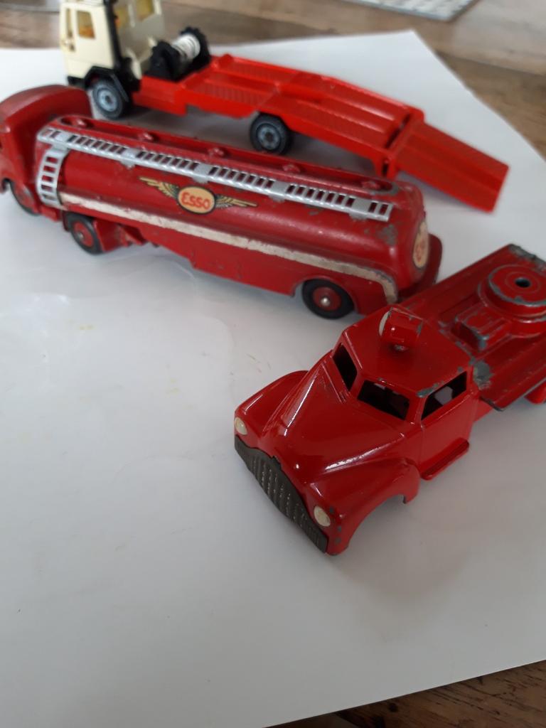 3 tank-vrachtwagens , Dinky , Siku , Tekno, Hobby en Vrije tijd, Ophalen of Verzenden, Gebruikt, Bus of Vrachtwagen, Dinky Toys