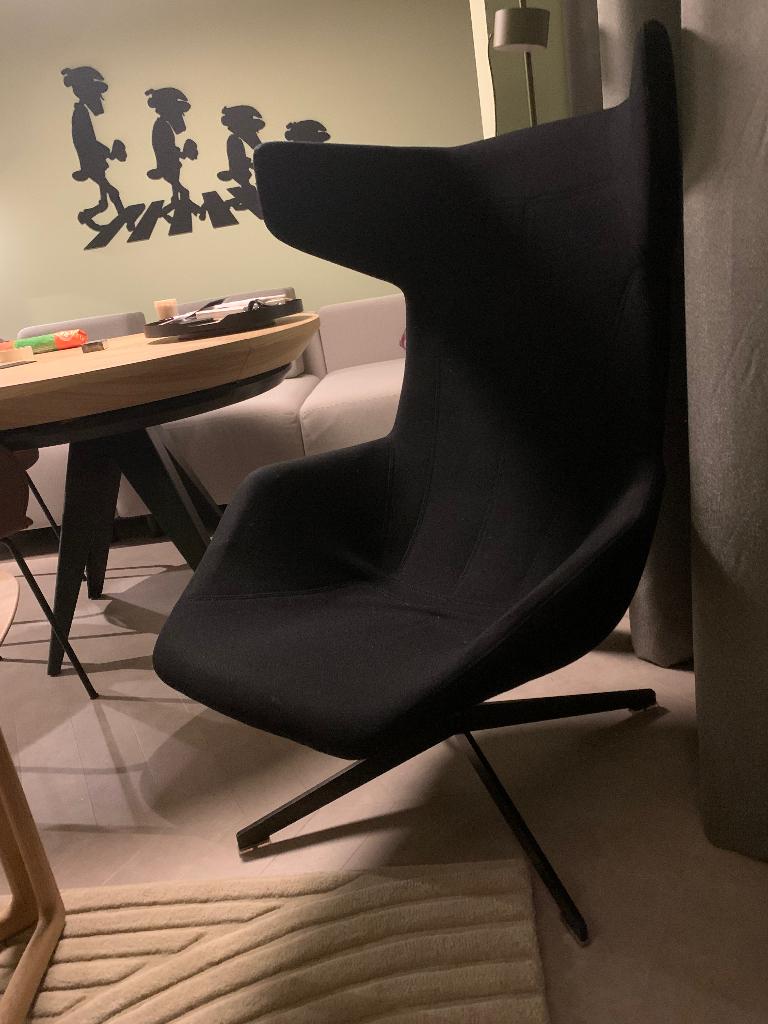 Moroso fauteuil zwart-take a line for a walk, Ophalen, 75 tot 100 cm, Zo goed als nieuw, Stof