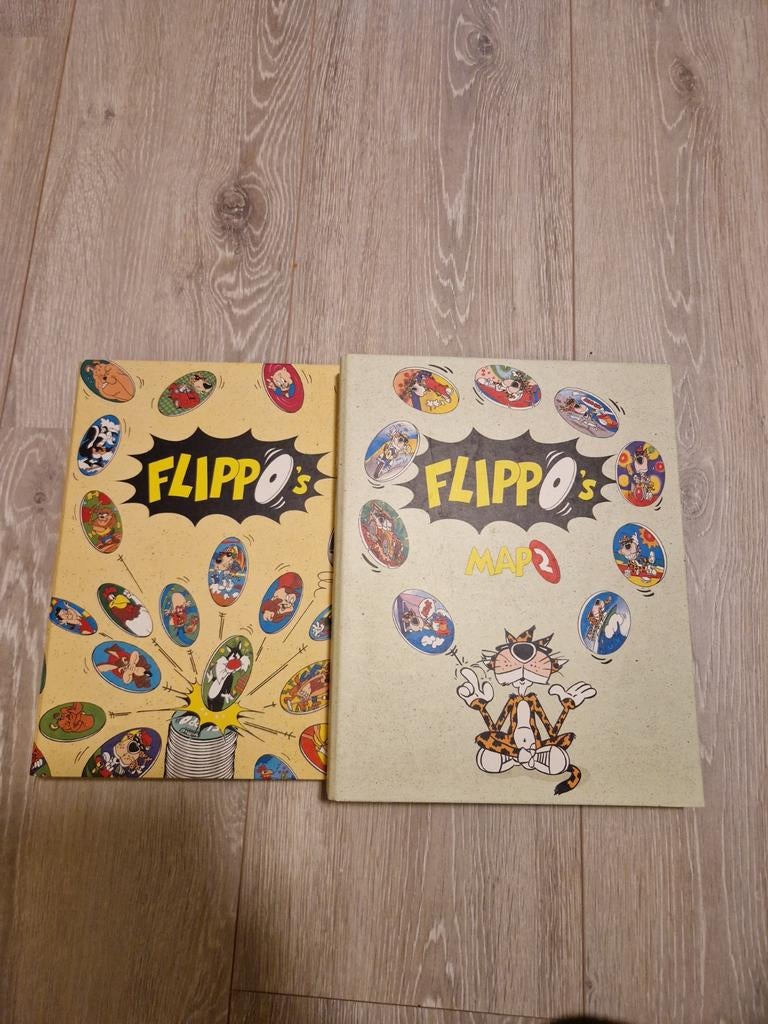 2 zeer nette flippo mappen compleet, Ophalen of Verzenden