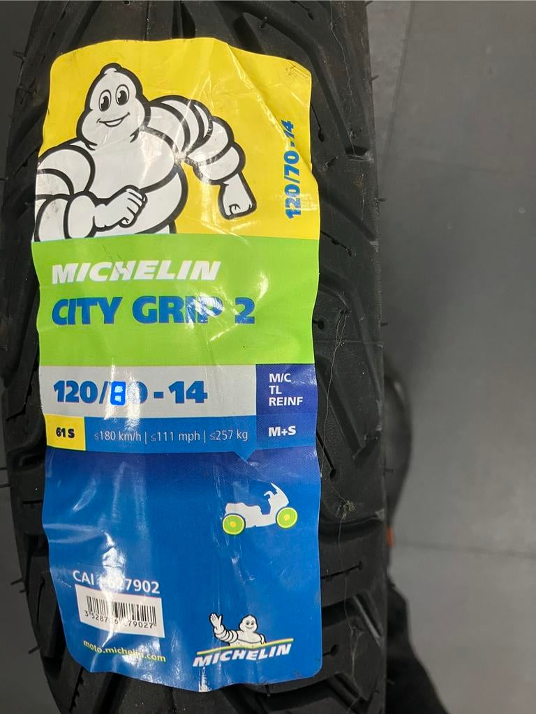 Band michelin 120/80-14 scooter burgman majesty silverwing, Motoren, Info@hoevemotoren.nl, Nieuw, Ophalen of Verzenden, 7711cm