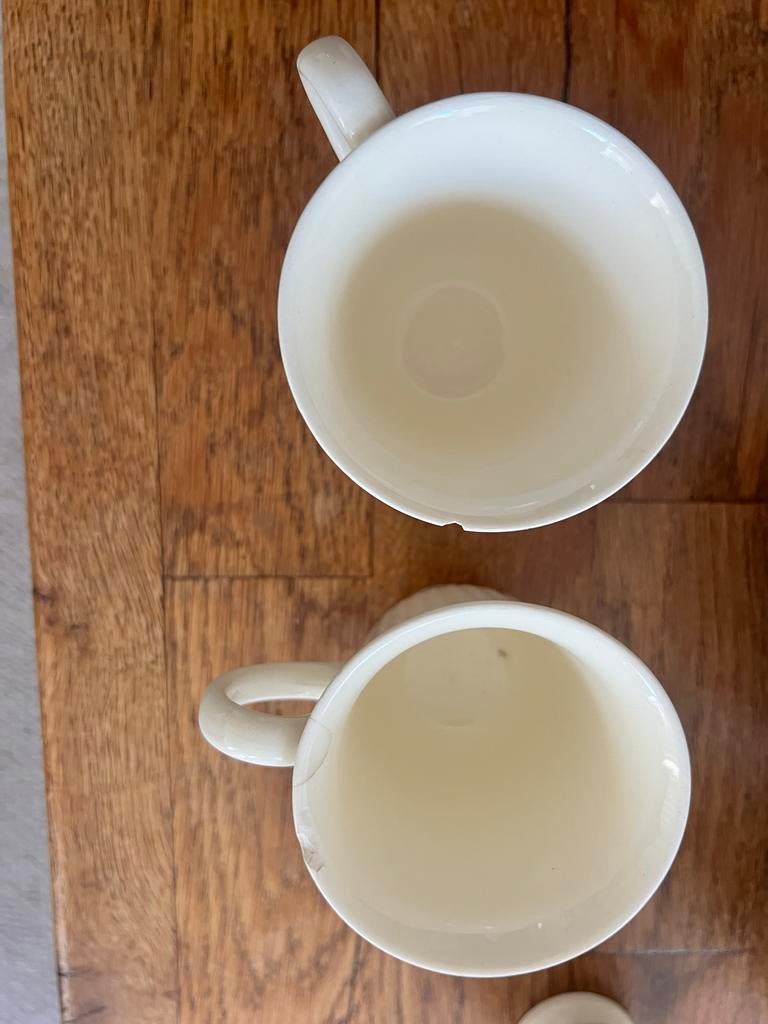 Uitgebreid Wedgwood ontbijtservies, Ophalen