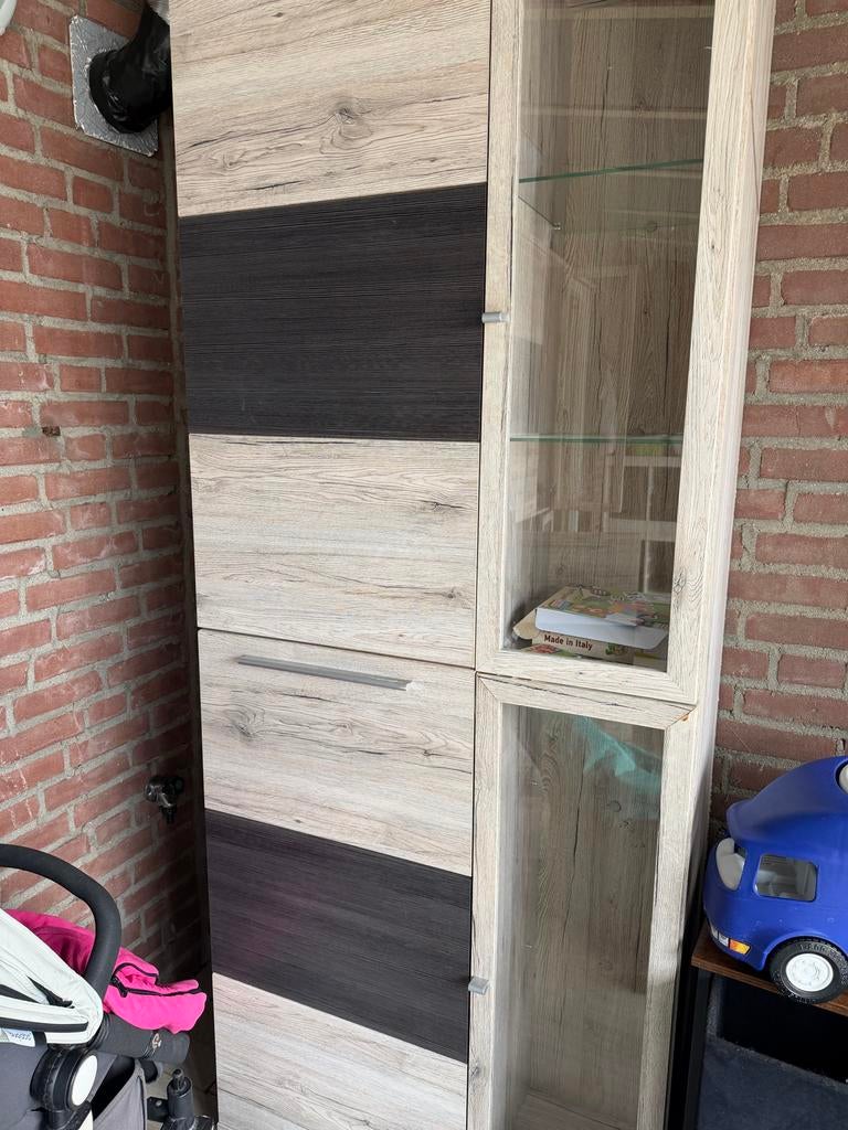 Hoge kast met 4 deuren en schappen, Huis en Inrichting, Ophalen, Gebruikt