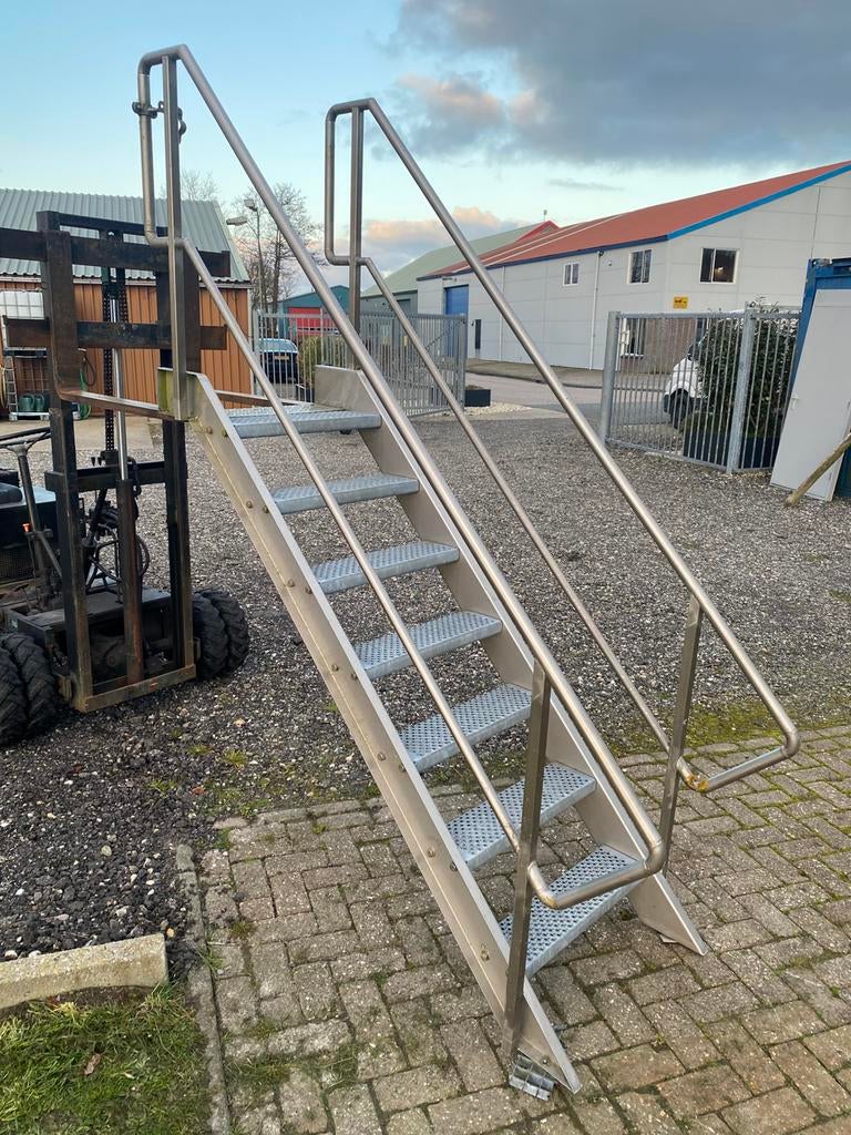 Rvs trap, Ophalen of Verzenden, Zo goed als nieuw, Minder dan 2 meter