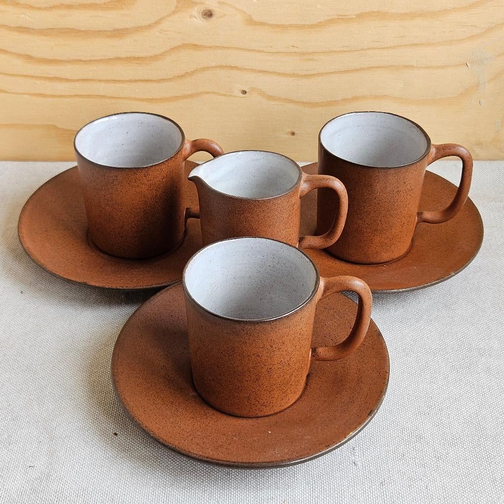 Set van 3 retro kop en schotels met een roomkannetje, Ophalen of Verzenden, Zo goed als nieuw, Nvt, Overige stijlen