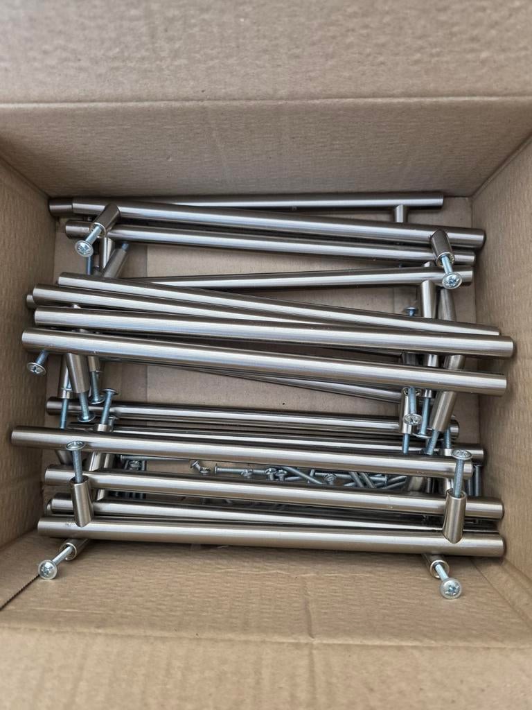 19 RVS Keukenkast Grepen - 192mm Boorgaten, 240mm Lengte, Ophalen, Zo goed als nieuw