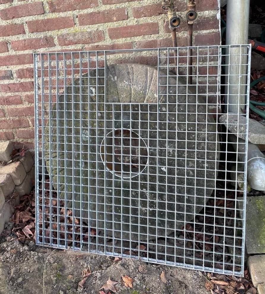 Molensteen met rooster, Ophalen
