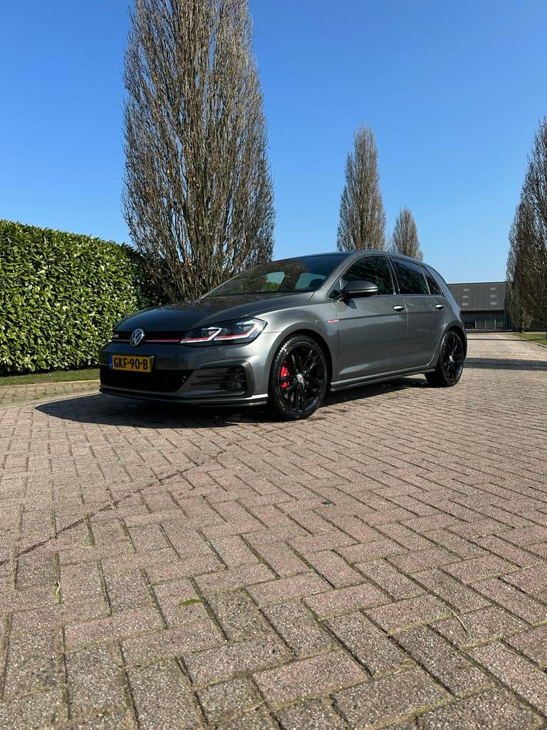 Volkswagen Golf 2.0 TSI 245pk 7-DSG 2019 Grijs, 1345 kg, 4 cilinders, 1984 cc, Alcantara