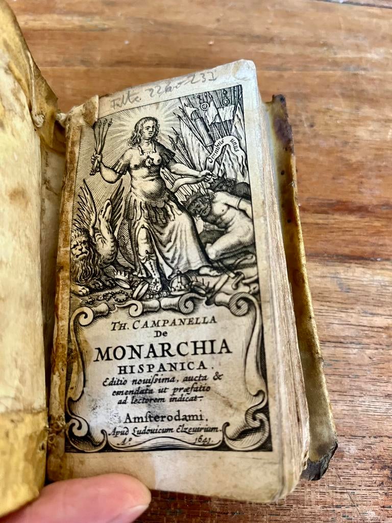 Twee zeldzame 17e-eeuwse Elzevier-drukken in een koop, Ophalen of Verzenden