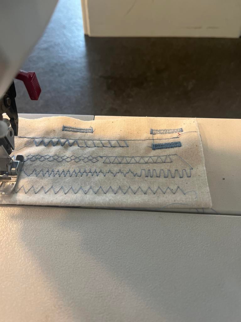 Pfaff Double Festival naaimachine met handleiding, Hobby en Vrije tijd, Naaimachines en Toebehoren, Ophalen, Gebruikt, Lockmachine