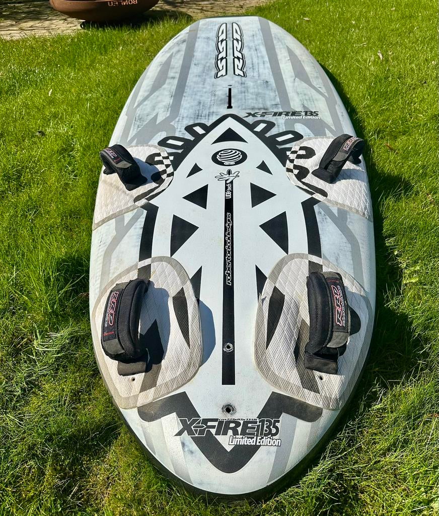 RRD X-Fire 135 liter, zgan, Watersport en Boten, Windsurfen, Ophalen, Zo goed als nieuw, Plank