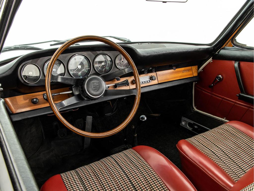 Porsche 911 2.0 Coupe 1965, Auto's, Wit, 131 pk, Achterwielaandrijving, Stof