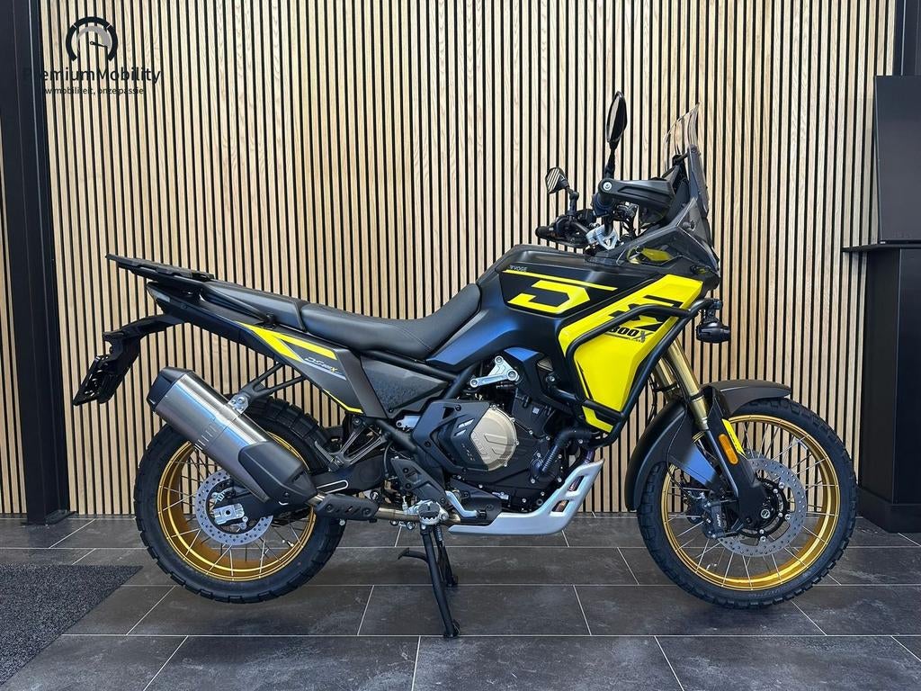 VOGE DS800 RALLY (GEEL)