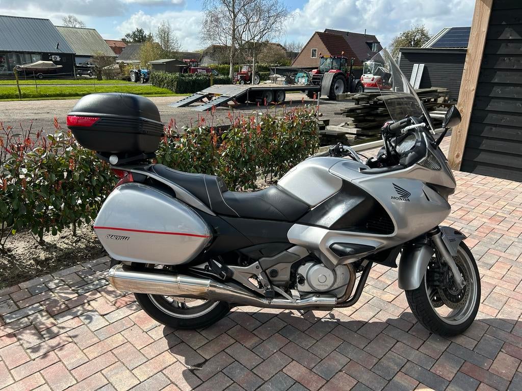 Honda NT700 VA Deauville - Toermotor met ABS, Motoren, Motoren | Honda, 2 cilinders, Particulier, Meer dan 35 kW, Toermotor