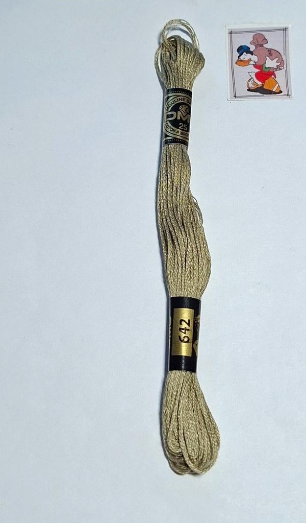 DMC mouline, grijs 642, Mulhouse, France, Ophalen of Verzenden, Borduurgaren of Zijde, DMC