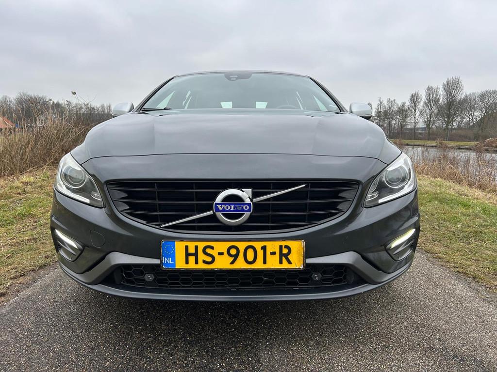 Volvo V60 2.4 D6 Twin Engine R-Design Schuifdak/ Afneembare, Auto's, Volvo, Automaat, 68 pk, Lichtsensor, Vierwielaandrijving