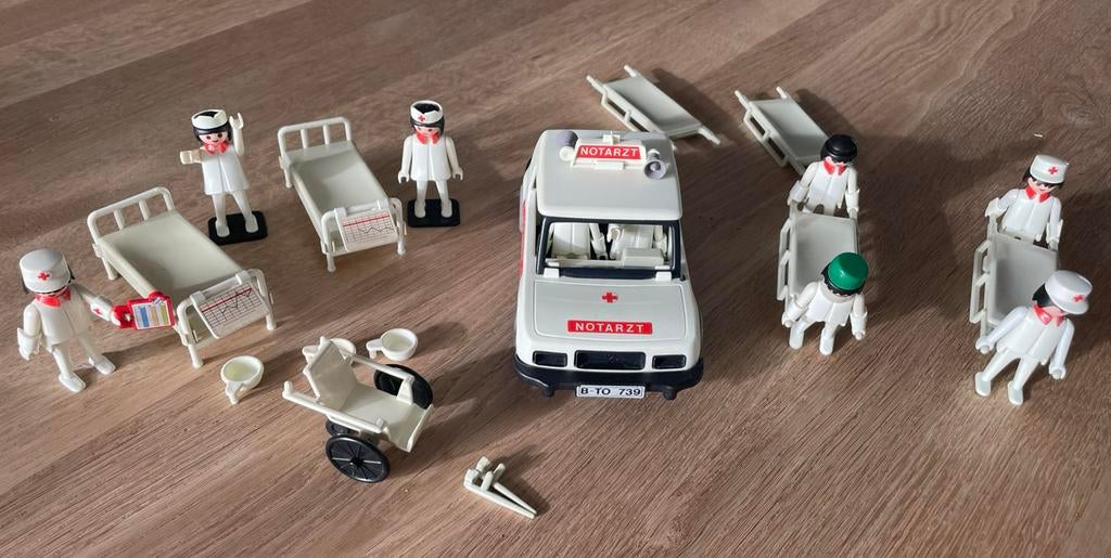 Playmobil prachtige set ambulance bedden poppetjes, Ophalen, Zo goed als nieuw