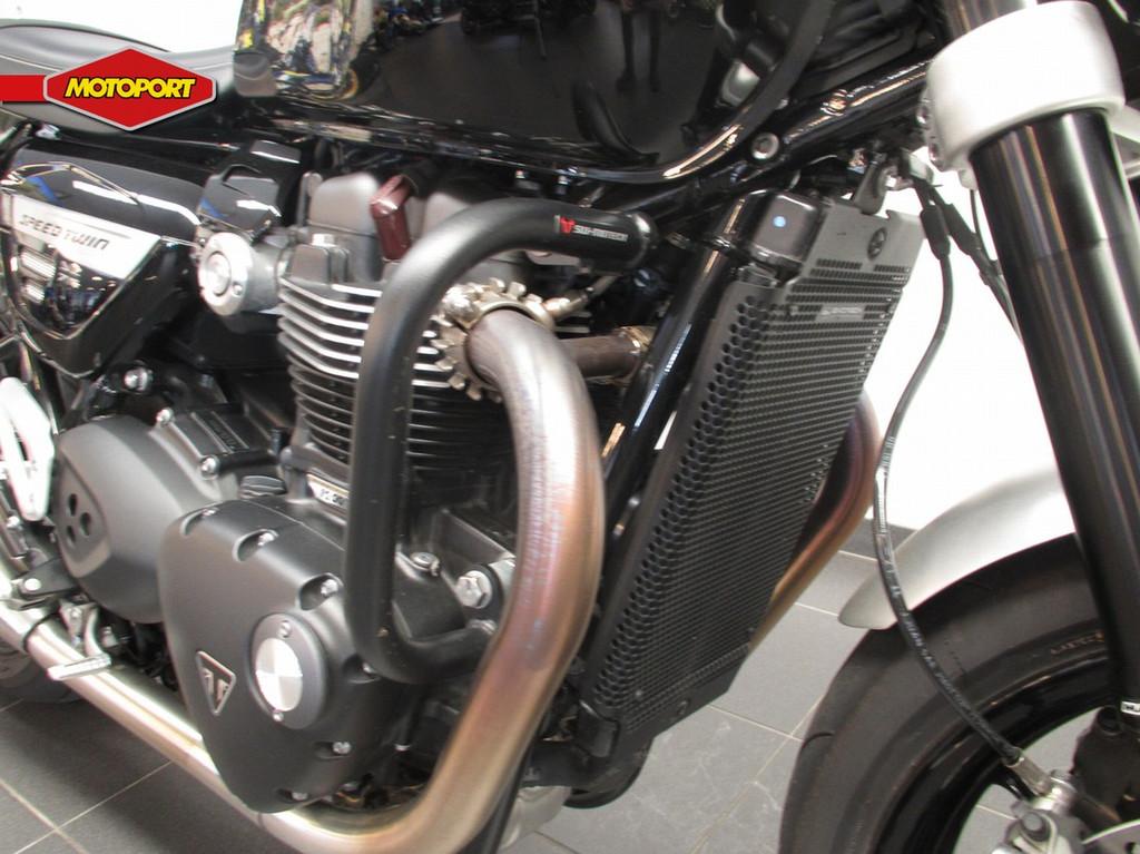 Triumph SPEED TWIN 1200 (bj 2022), Motoren, Triumph Motocycles, Bedrijf, Triumph.Benelux@triumph.co.uk, Meer dan 35 kW