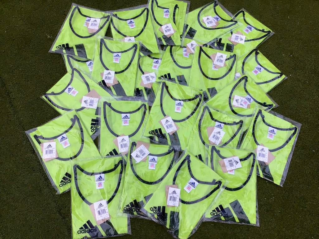 22 Adidas Trainingshesjes.  NIEUW!, Tickets en Kaartjes, Seizoenskaart, Drie personen of meer, Augustus