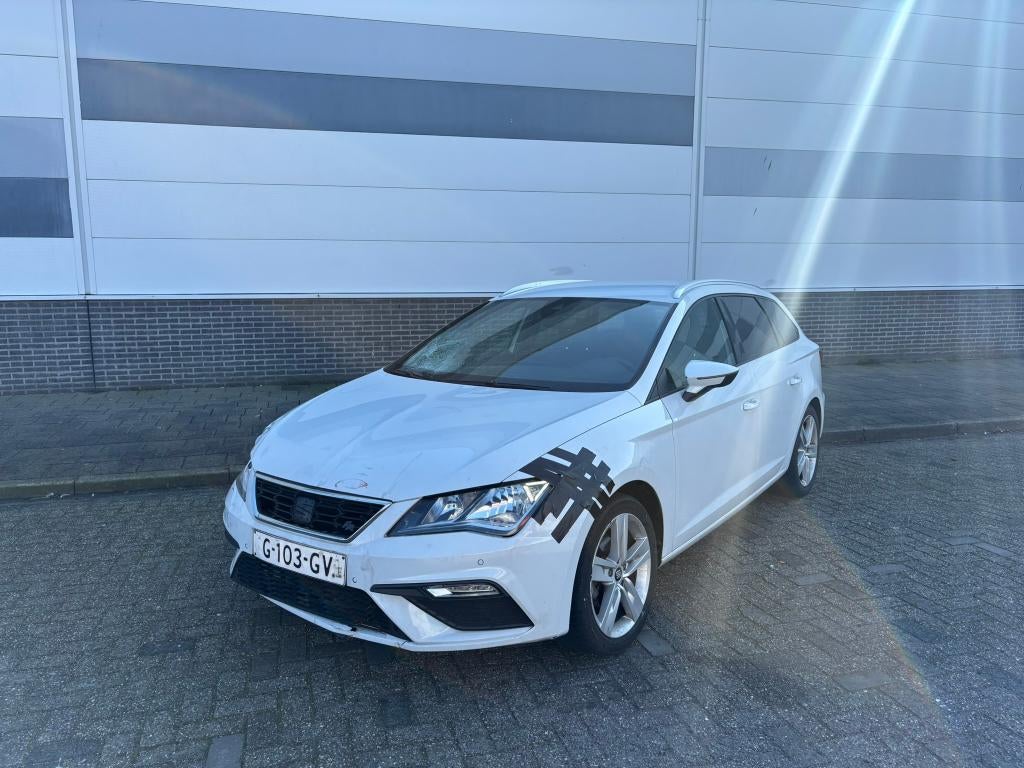 Seat Leon FR 1.0 Ecotsi 115PK - 2019 Wit, Auto's, Voorwielaandrijving, Stof, Leon, 620 kg