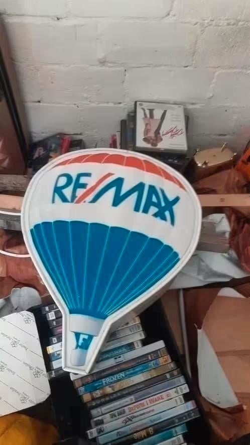 reclame luchtballon remax, Ophalen of Verzenden, Lichtbak of (neon) lamp