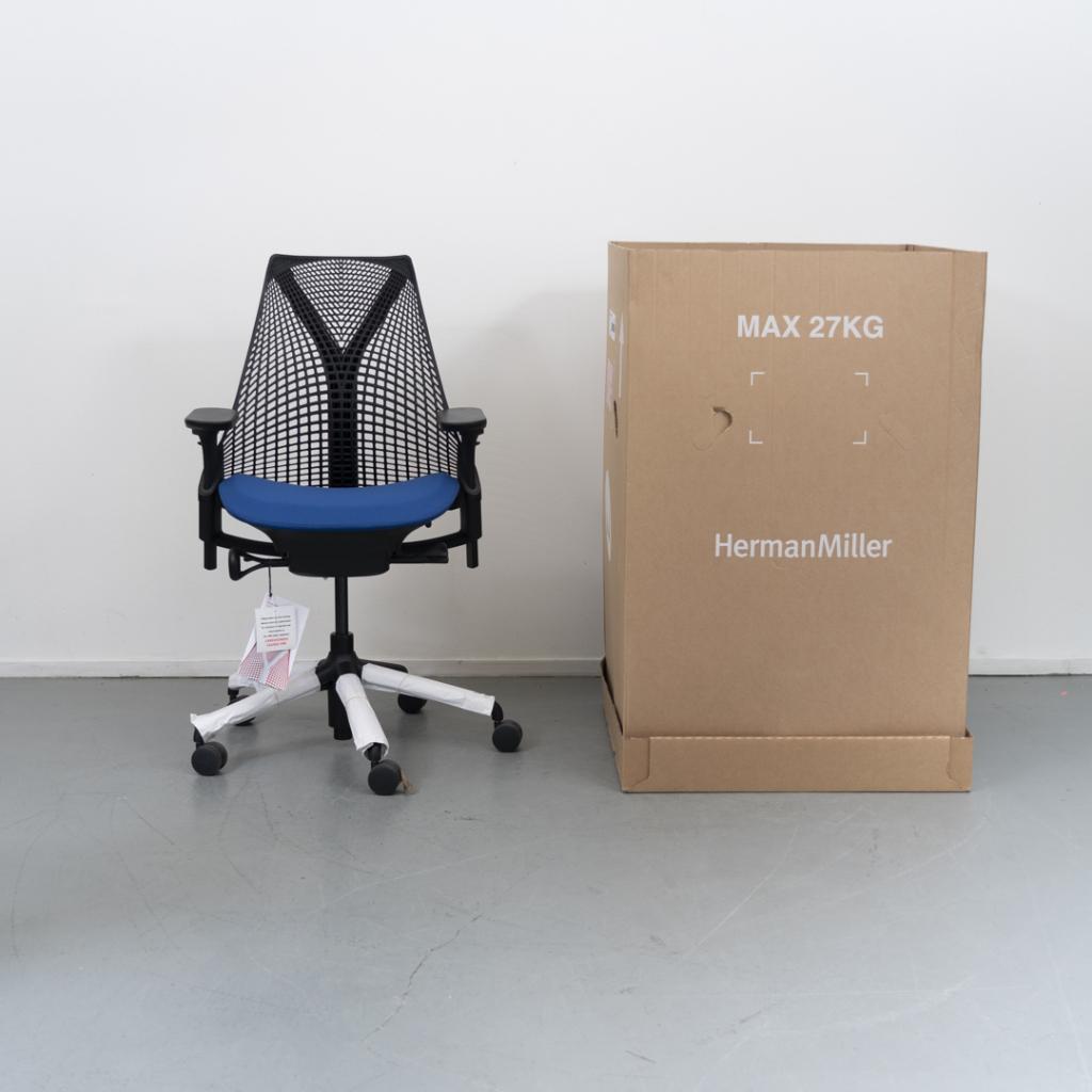 1x Herman Miller Sayl Bureaustoel Blauw - Zwart