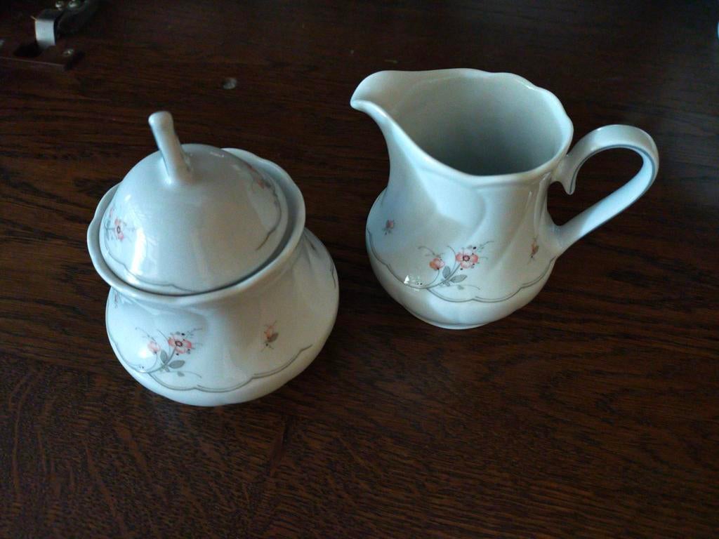 SERVIES, Antiek en Kunst, Ophalen of Verzenden