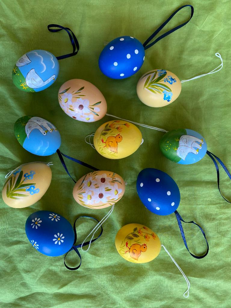 Pasen 12 echte handbeschilderde eieren ophang paas ornament, Ophalen of Verzenden, Zo goed als nieuw