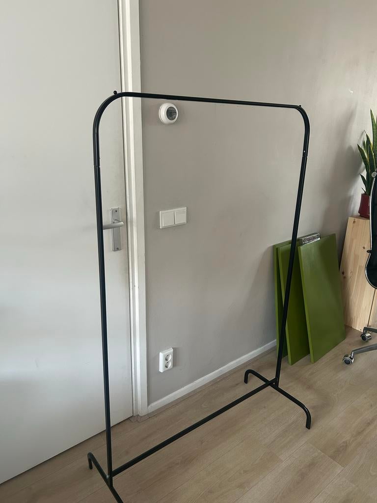 Zwart metalen kledingrek, Ophalen, Zo goed als nieuw