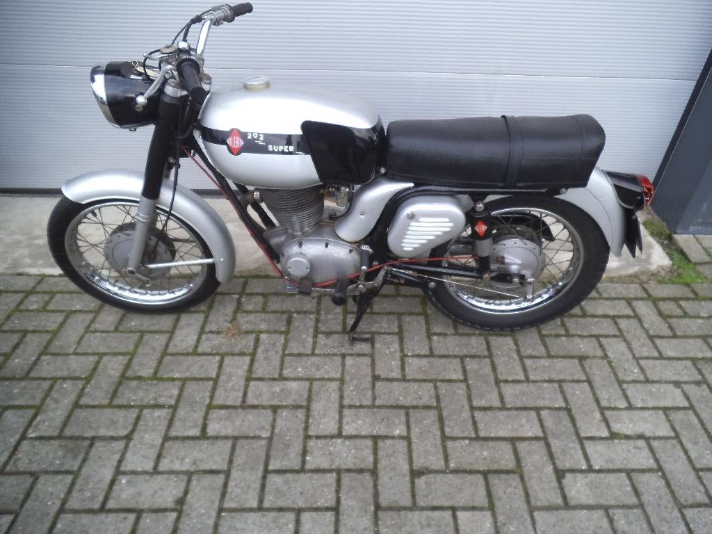 Gilera 202 Super en Gilera B 300 Extra, 202 cc, Sport, 1 cilinder, 12 t/m 35 kW
