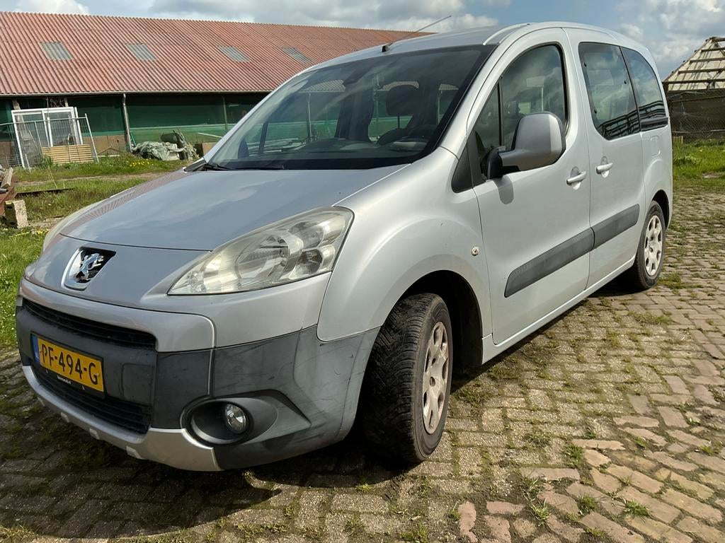 Invalide-auto met kofferbaklift Peugeot Partner/bedrijfsauto, Auto's, Diesel, Particulier, Euro 4, Te koop
