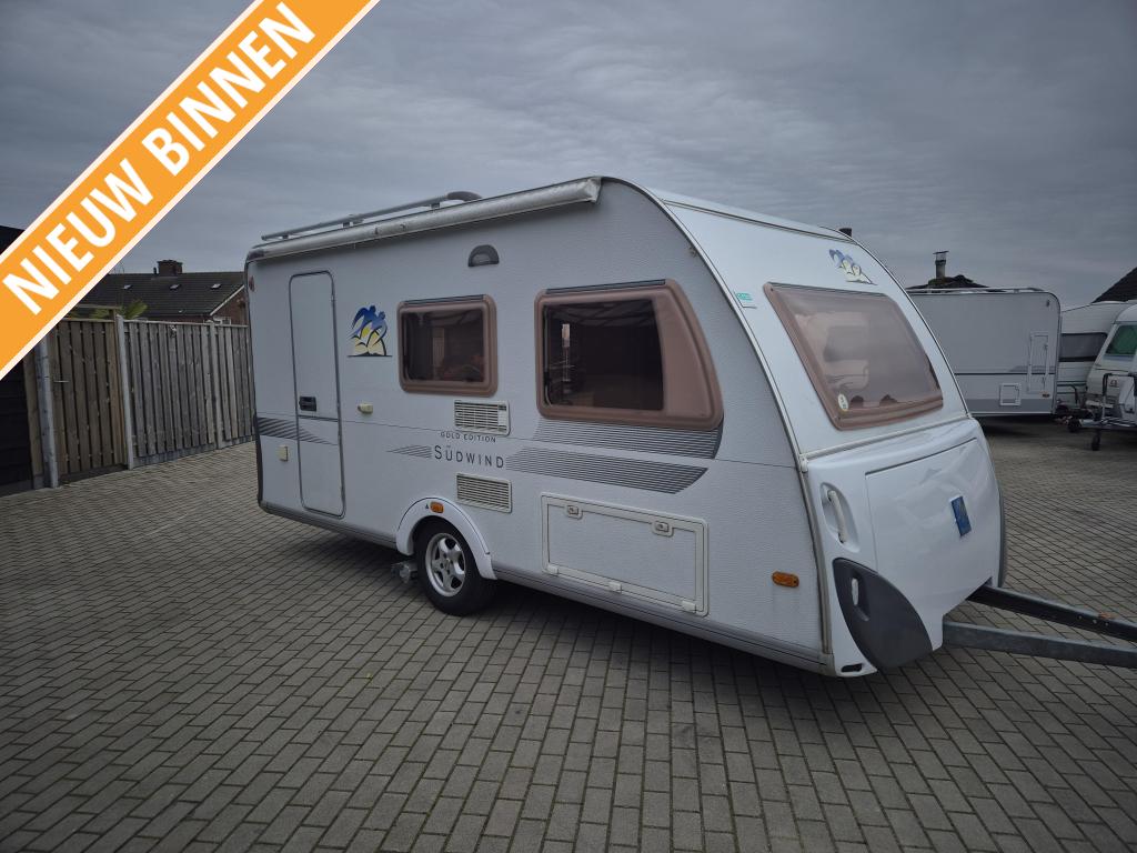 Knaus Sudwind 420 QD + Mover + Luifel + Fietsendrager, Caravans en Kamperen, Bedrijf, Treinzit, 750 - 1000 kg, Schokbreker