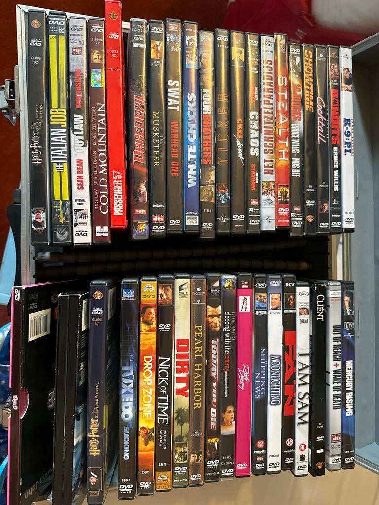 Grote collectie dvd's in handige koffer, Vanaf 12 jaar, Ophalen, Gebruikt