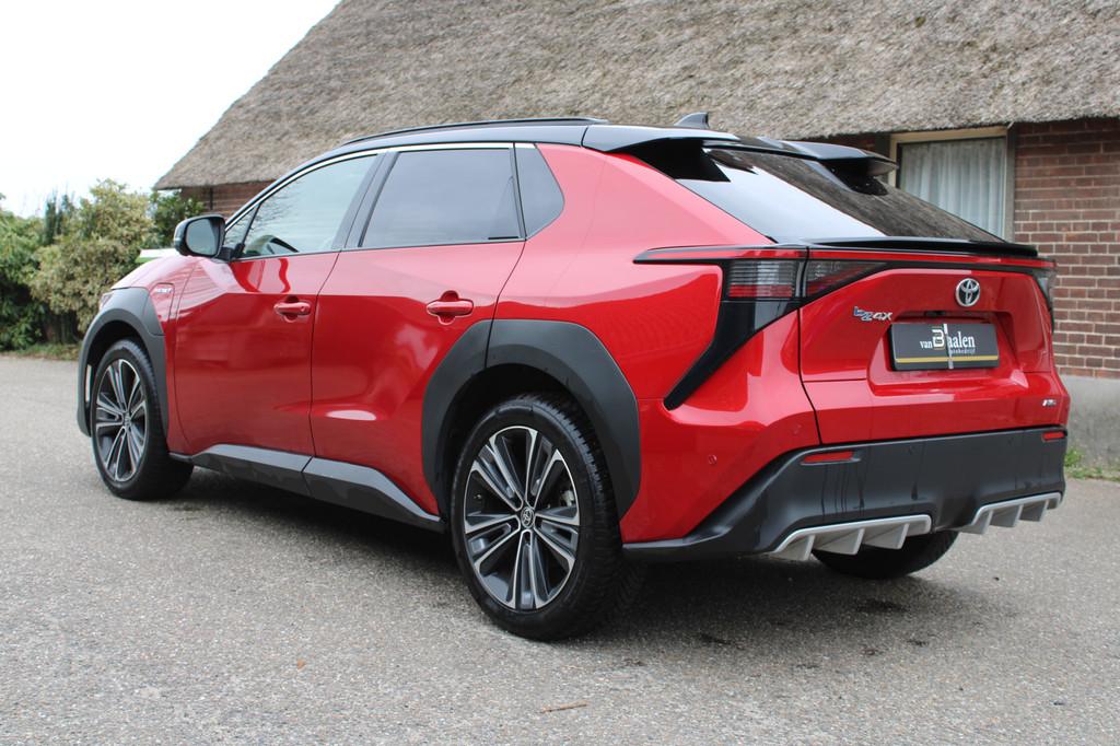 Toyota Bz4x Premium 4WD 71 kWh LEER NAVI PANO SOh 97.6%, Automaat, Gebruikt, 33 min, Leder