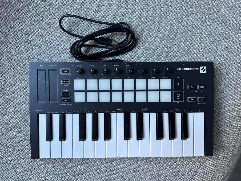 Novation Launchkey Mini MK3, Midi-aansluiting, Overige aantallen, Zo goed als nieuw, Ophalen