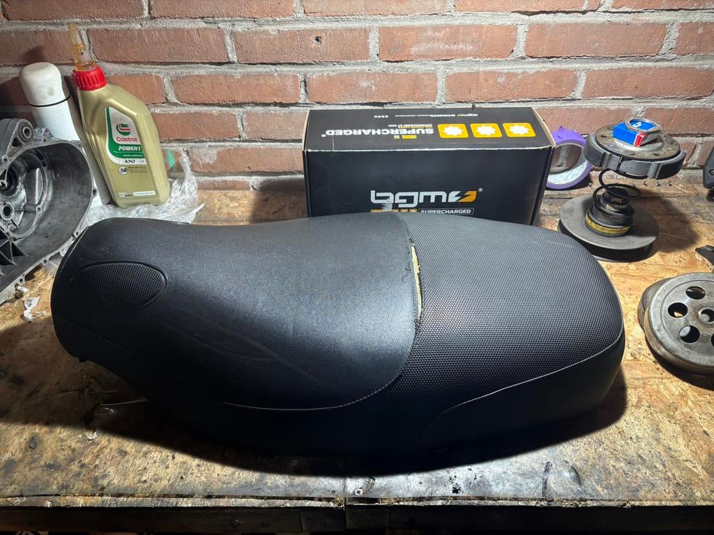 Piaggio skipper zadel, Fietsen en Brommers, Brommeronderdelen | Scooters, Ophalen of Verzenden, Zo goed als nieuw, Piaggio