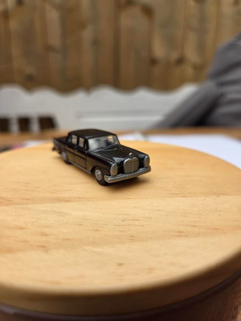 PreP Mercedes 220 zwart 1/87, Ophalen, Zo goed als nieuw, Auto, Overige merken