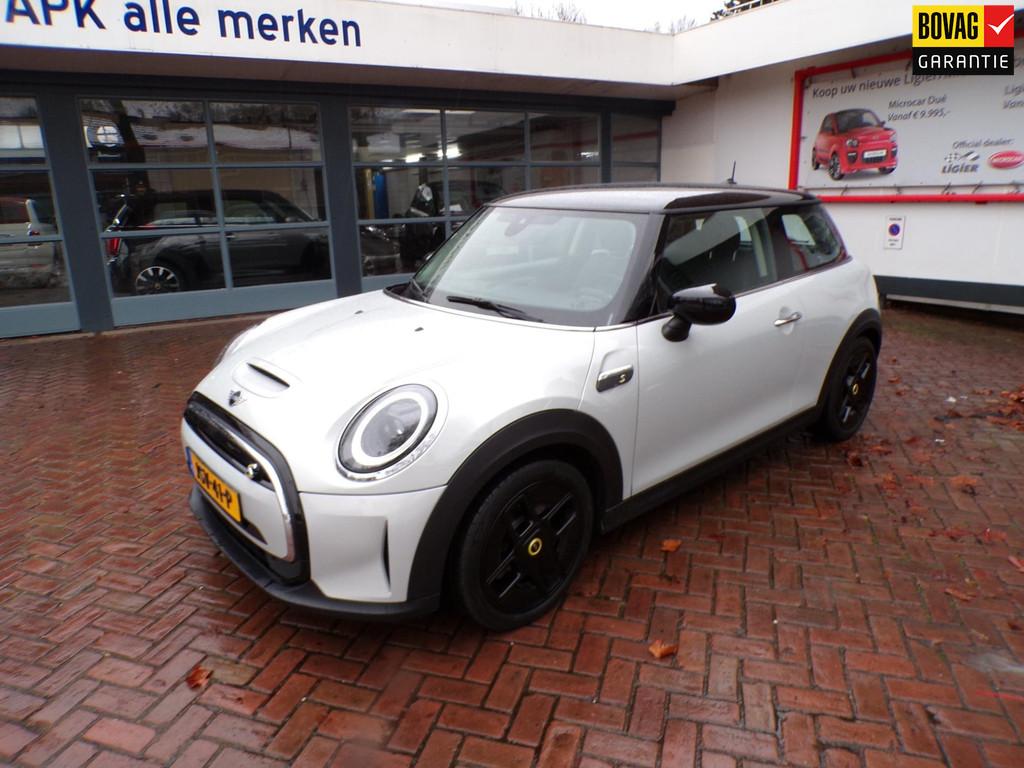 Mini Electric Classic 33 kWh Uniek! BTW White Silver Pearl m, 12 maanden, Gebruikt, 4 stoelen, Wit