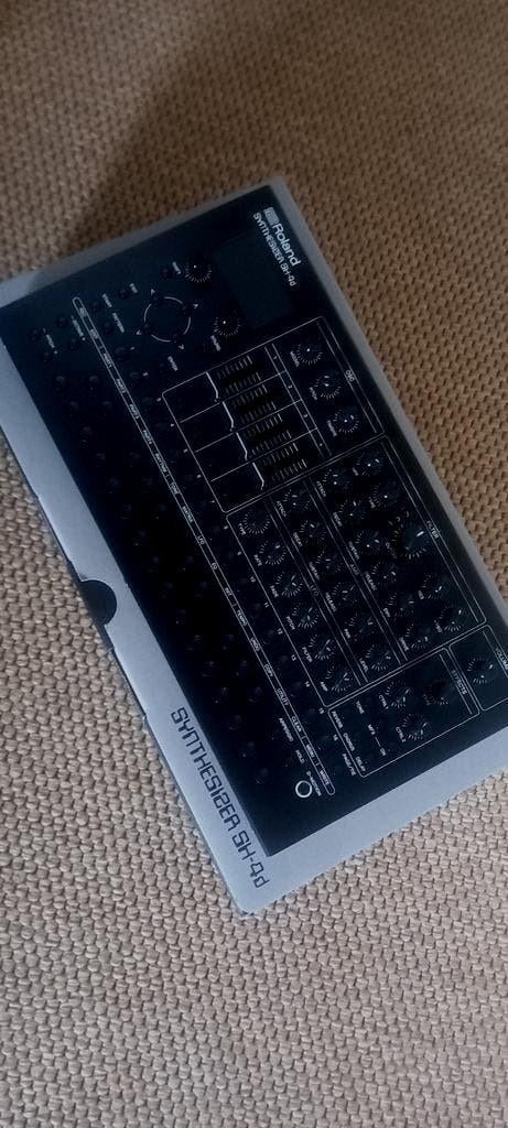 Roland SH-4d Synthesizer, Muziek en Instrumenten, Synthesizers, Roland, Nieuw, Met midi-aansluiting, Overige aantallen